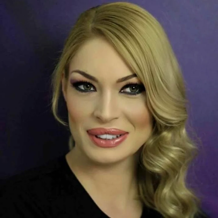 valentina pelinel jpeg