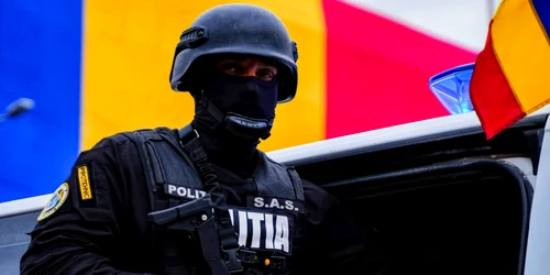 politist foto mai jpg