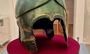 Coiful Chalcidic de la Balș (© Muzeul Județean Olt)
