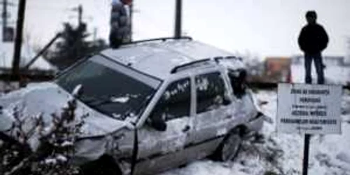 Chiar dacă microbuzul a lovit autoturismul în plin, nu au existat victime