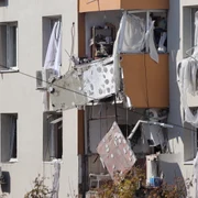O explozie puternica s-a produs într-un bloc din Rahova FOTO Mediafax