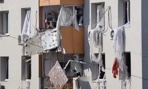 O explozie puternica s-a produs într-un bloc din Rahova FOTO Mediafax