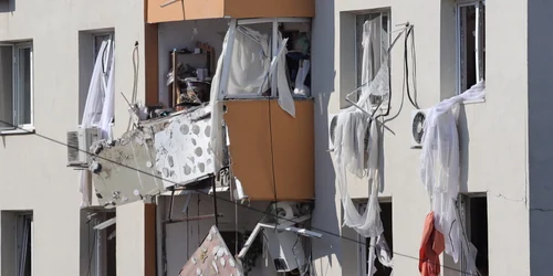 O explozie puternica s-a produs într-un bloc din Rahova FOTO Mediafax