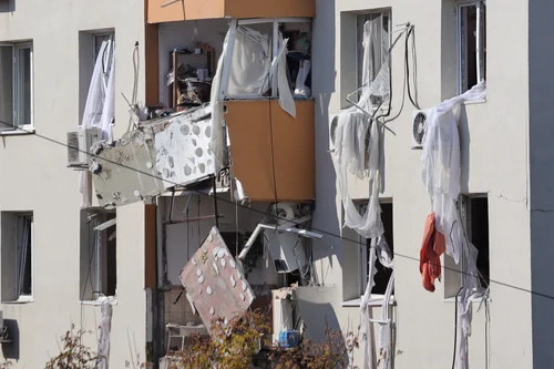O explozie puternica s-a produs într-un bloc din Rahova FOTO Mediafax