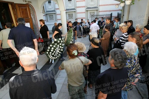 Înmormântarea lui Ionuţ, copilul sfâşiat de maidanezi în Capitală. (Foto: Dorin Constanda)