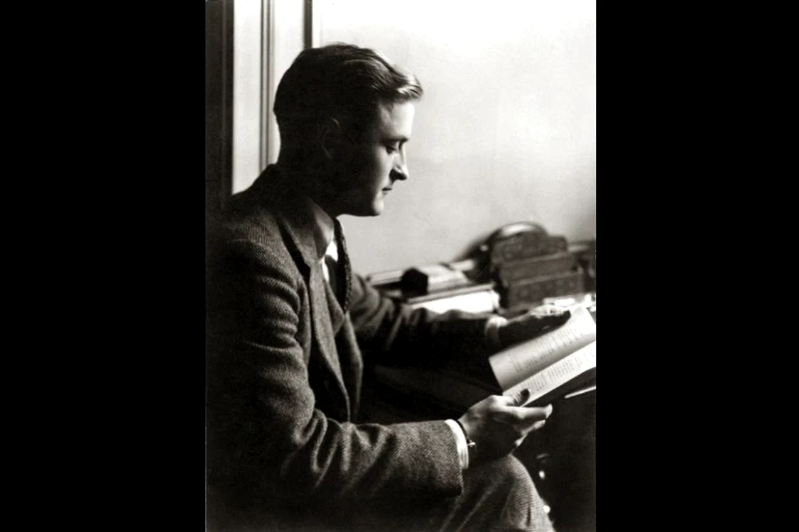 Fitzgerald și Hemingway la un pahar și o orhidee jpeg