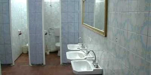 Agresiunea s-a petrecut în toaleta unui restaurant din Bistriţa
