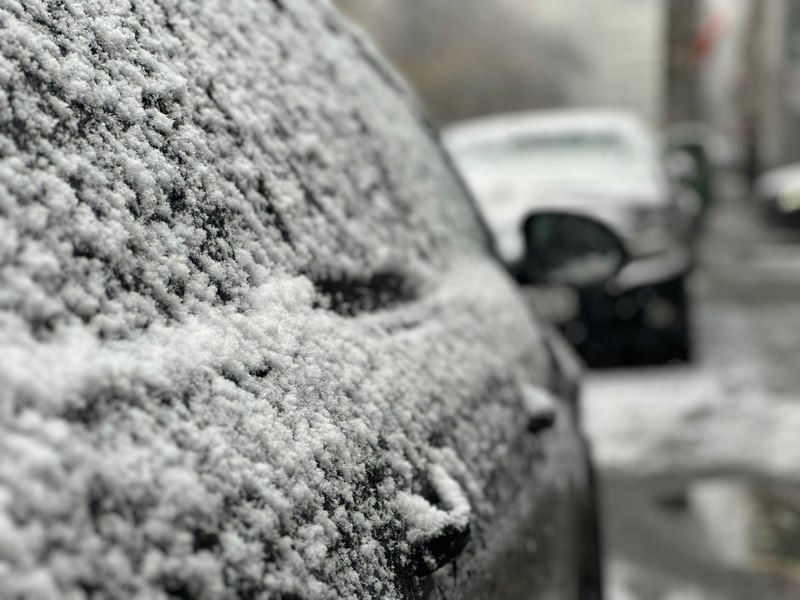 Ce nu trebuie să le lipsească șoferilor pe vreme de viscol și ninsoare. Recomandările Brigăzii Rutiere