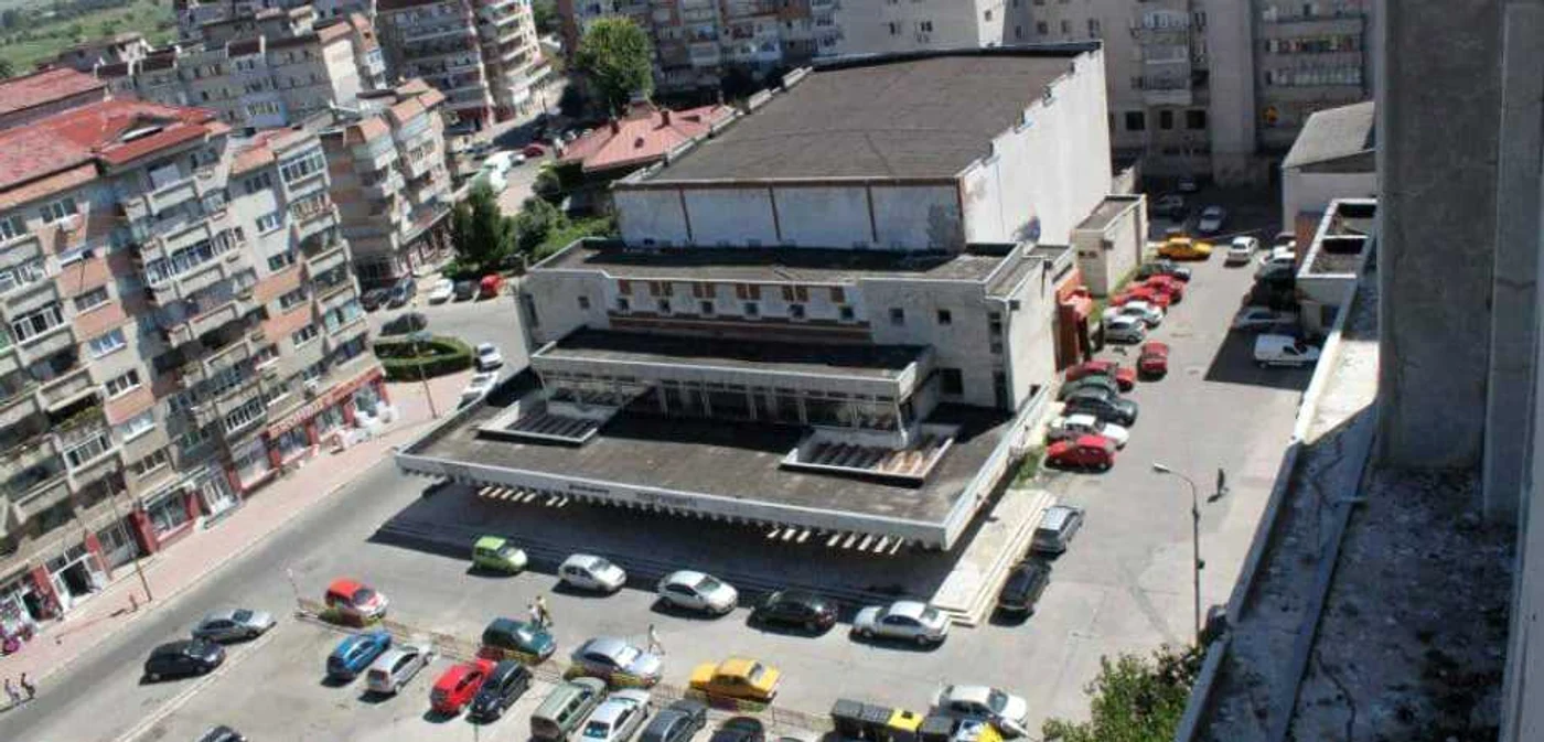 Valoarea lucrărilor este de aproximativ 2.000.000 euro.