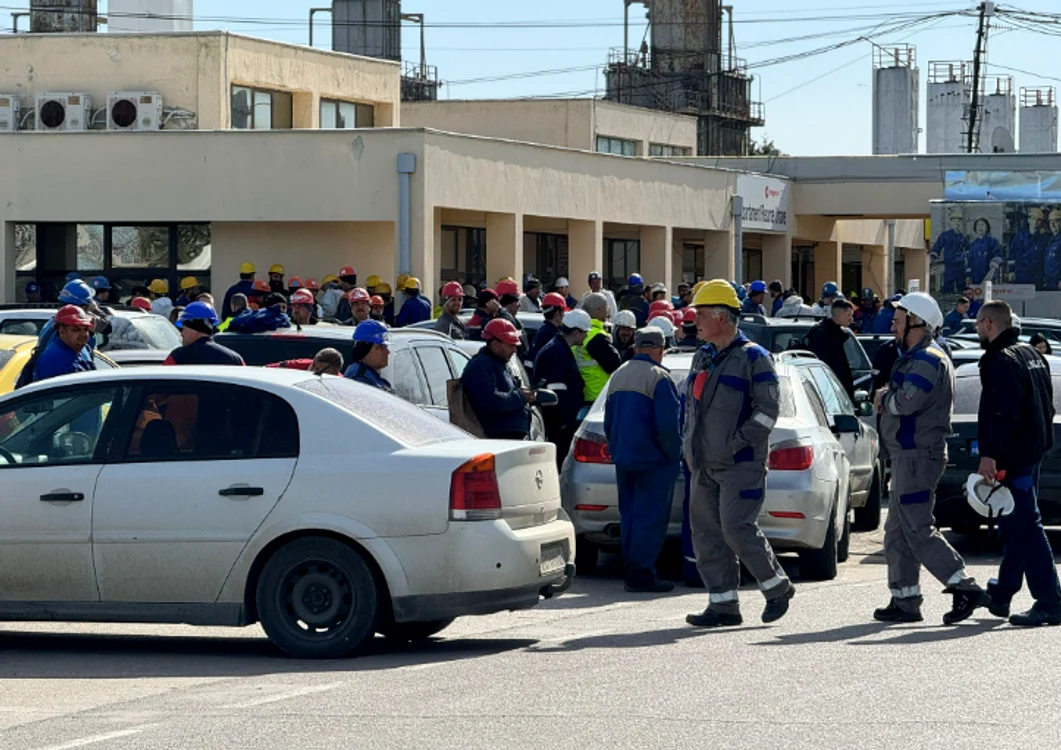 Angajați Petromidia, evacuați de pe platforma petrolieră FOTO Antonia Ispas