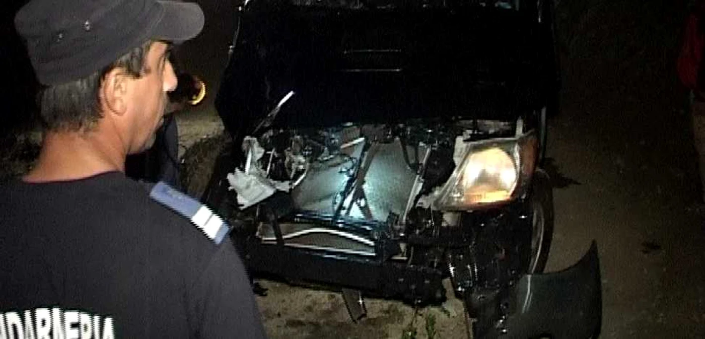 Târgovişte: Şeful Salvamont România a căzut cu jeep-ul în Lacul Bolboci