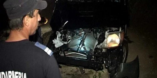 Târgovişte: Şeful Salvamont România a căzut cu jeep-ul în Lacul Bolboci