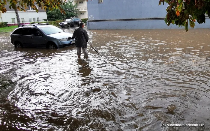 Inundații în Hunedoara. FOTO arhivă Daniel Guță, ADEVĂRUL 