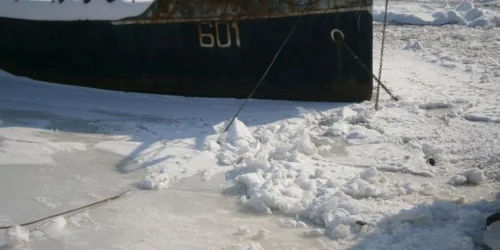  În portul Orşova, gheaţa nu s-a topit
