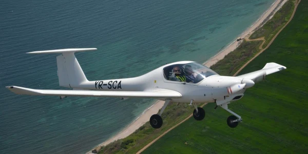 Zbor cu avionul de la Scoala de Pilotaj Tuzla