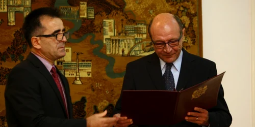 Traian Băsescu şi soţia sa au depus jurământul ca cetăţeni ai Republicii Moldova FOTO David Muntean