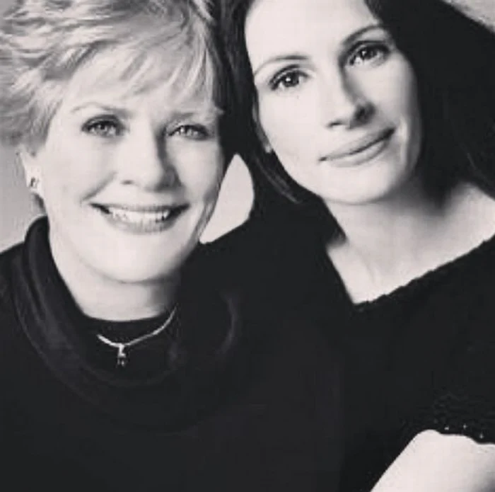 Julia Roberts, fericită, alături de mama ei