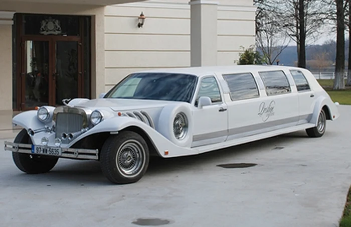 123 LIMUZINE dispune de un parc de peste 20 de limuzine de închiriatFoto:123limuzine.ro