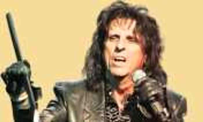 Show-urile lui Alice Cooper fac întotdeauna risipă de fantezie  