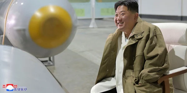 Kim Jong-un urmărește un test cu o dronă-bombă subacvatică FOTO Profimedia 