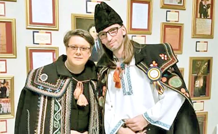 
    Florin Vasilică i-a pus pe  umeri ardeleanului Fuego  ipingeaua  teleormăneană  