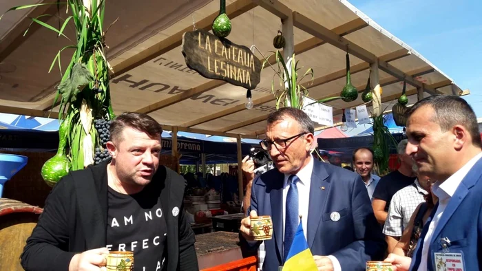 Paul Stănescu (centru), la festivalul „Oltenii şi restul lumii“ FOTO Alina Mitran