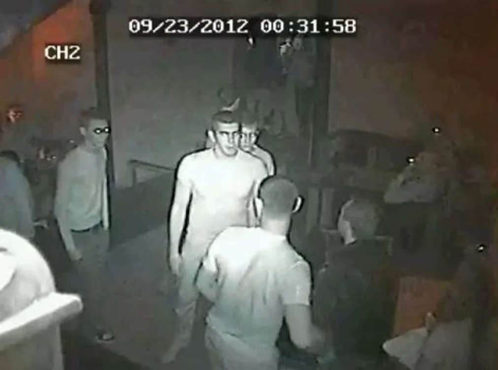 
    Camerele de supraveghere din bar au înregistrat momentul dramatic.  