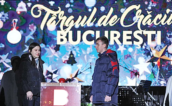 Doi elevi olimpici au aprins luminile în Capitală