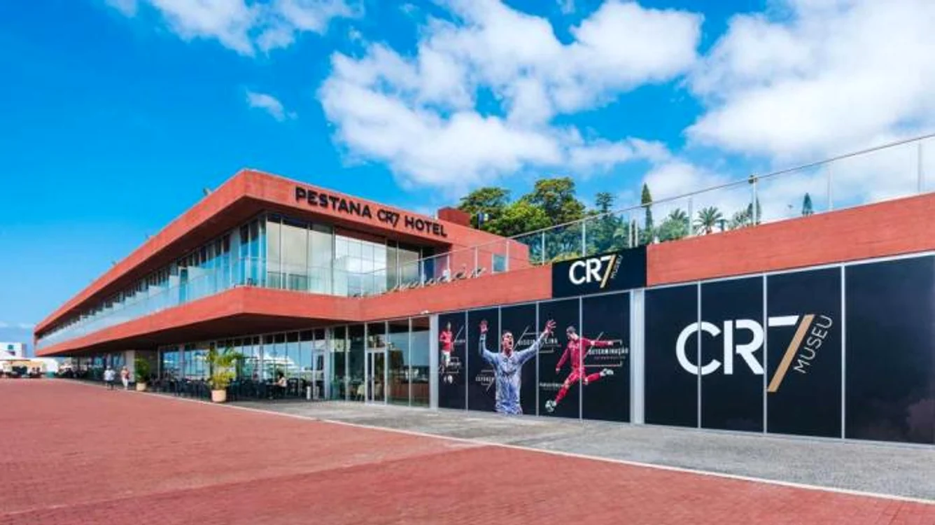 Unul dintre cele două hoteluri ale lui Ronaldo