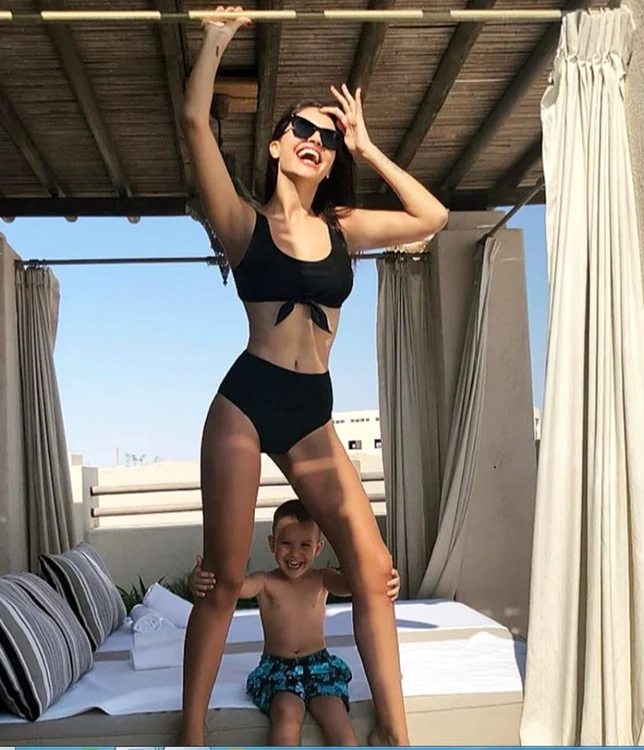 Sandra Mutu, soția sexy a lui Adrian Mutu