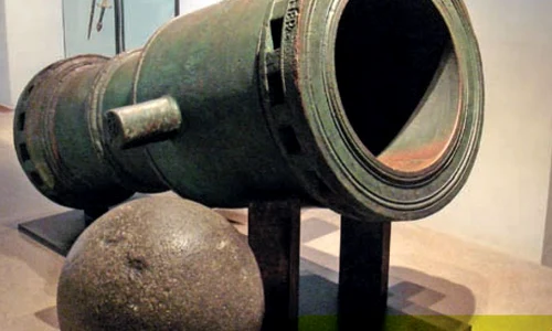 Cele mai mari tunuri cu proiectile din piatră  Tunul Ţarului, «bestia» cu ghiulea de  907 kilograme jpeg