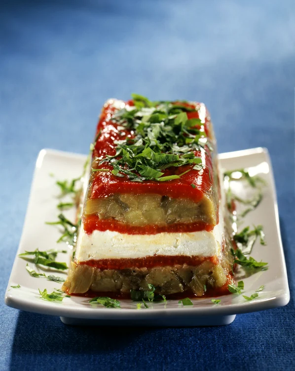 
    Vinete şi ardei cu brânză  