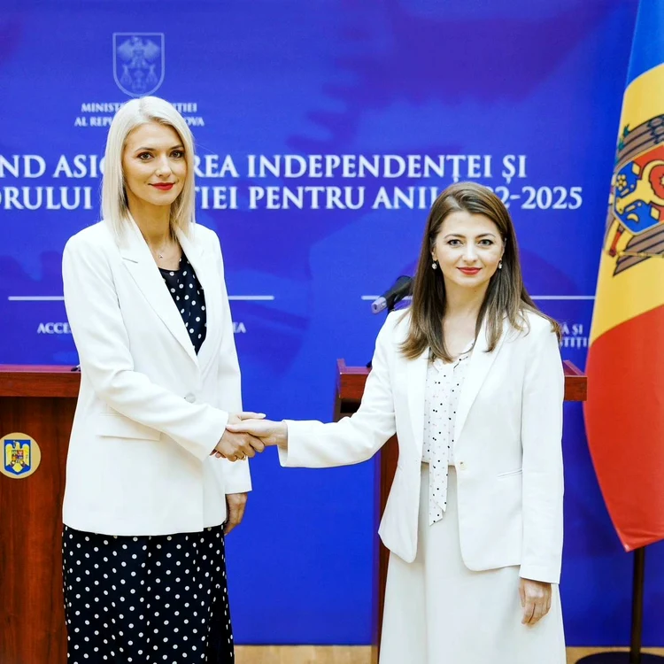 Alina Gorghiu si ministra Justitiei din Rep Moldova FOTO Alina Gorghiu Fb jpg