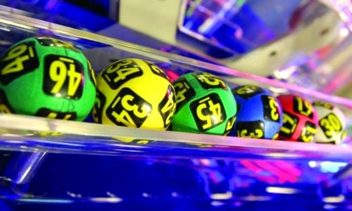 
    Cele șase numere norocoase se lasă cu greu ghicite  