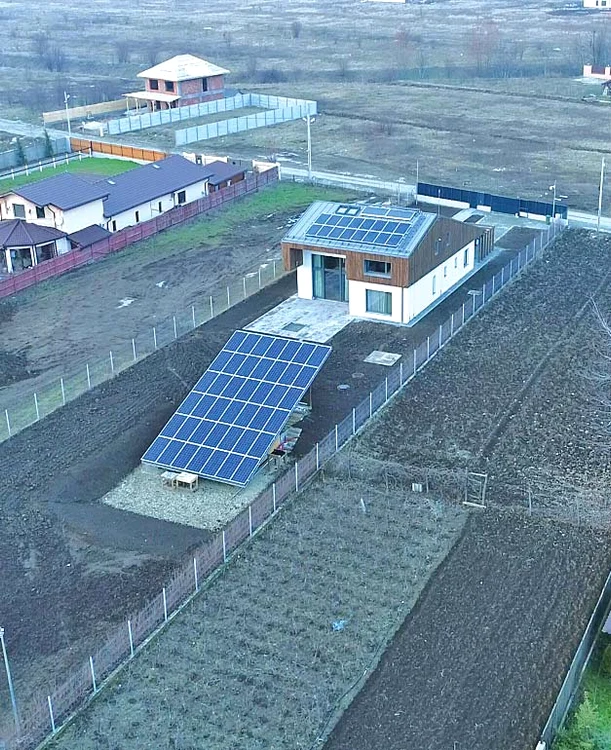 Electricitatea e obţinută cu panouri fotovoltaice