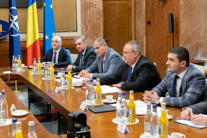 Ciucă, întrevedere cu compania AE SOLAR FOTO: GOV