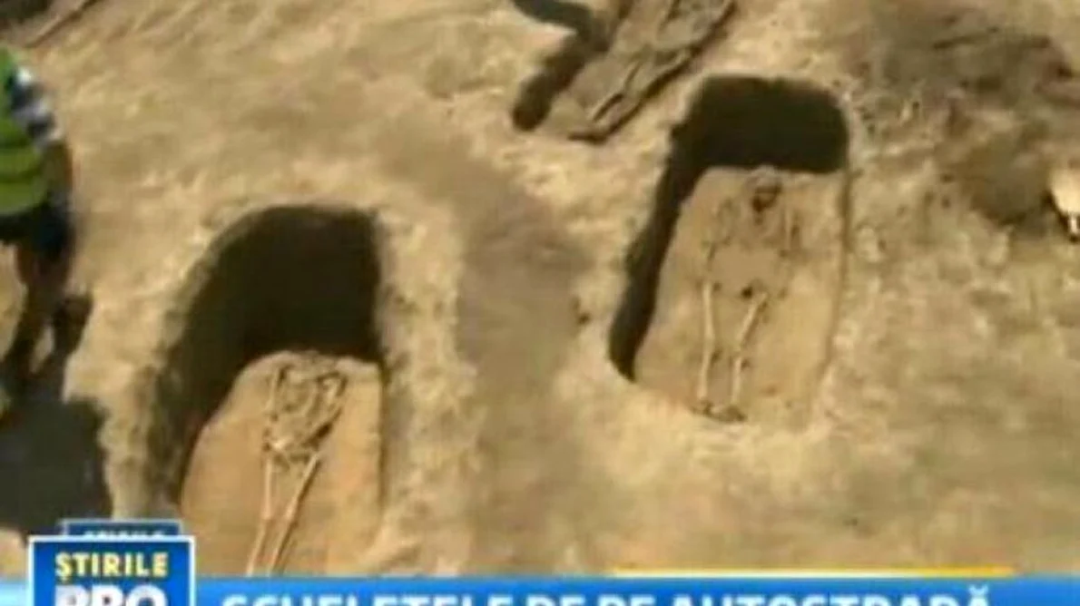 Sute de schelete din secolul al IX lea, descoperite pe şantierul Autostrăzii Soarelui jpeg