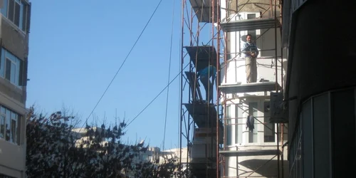În cazul lucrărilor de la blocul C de pe Calea Călăraşilor, tot proprietarul plăteşte.