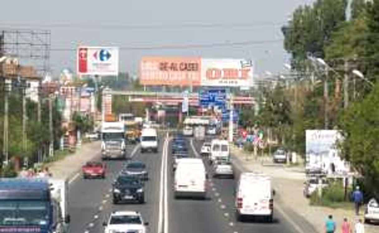 Dispeceratul de monitorizare a traficului de la Bărcăneşti a înregistrat vineri 23.732 de autovehicule. Foto Alex Policală