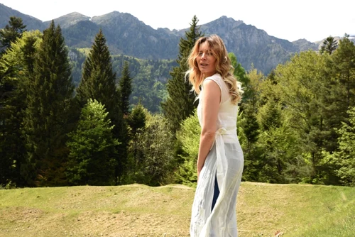 Laura Cosoi 00 9 jpeg