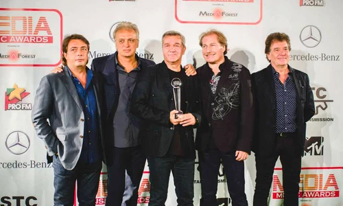 Holograf premiu MMA jpeg