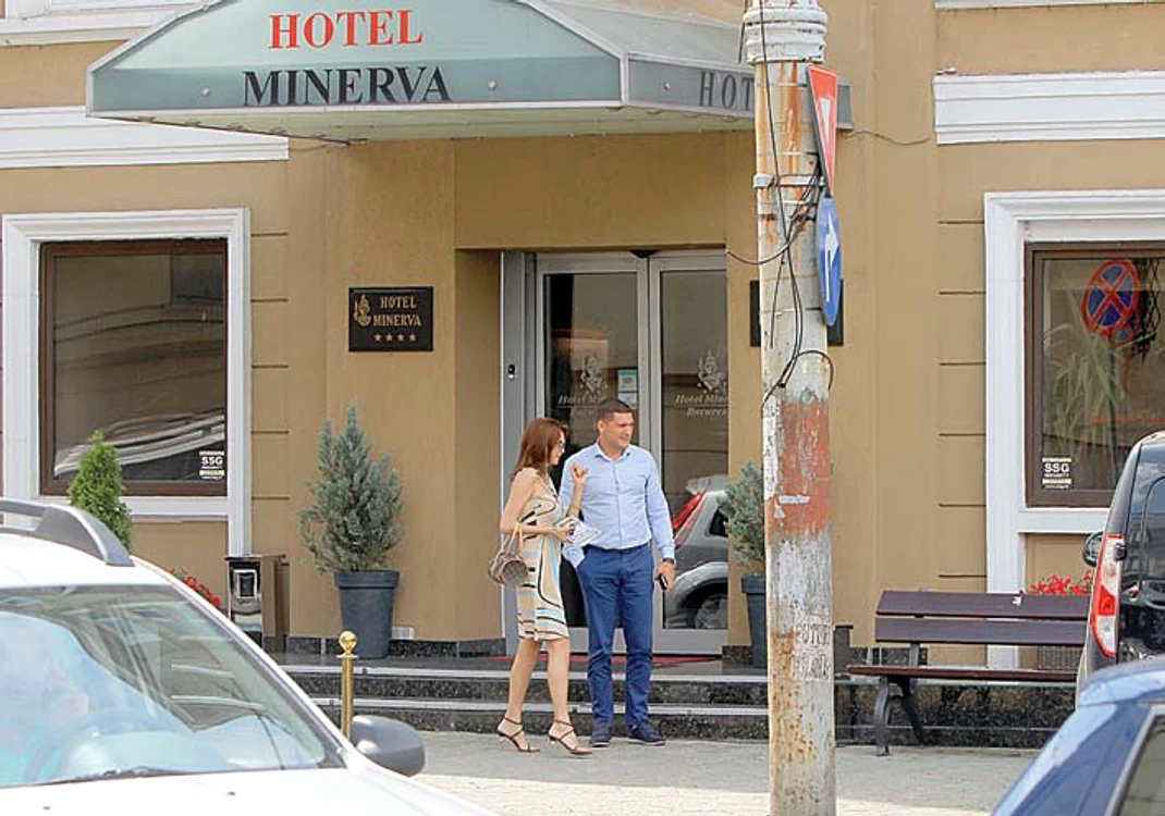 Cântăreața și-a stabilit întâlnirea la un hotel din centrul Capitalei