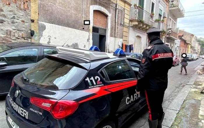 
    Carabinierii au intervenit, alertați de un vecinfoto: Lasicilia.it    