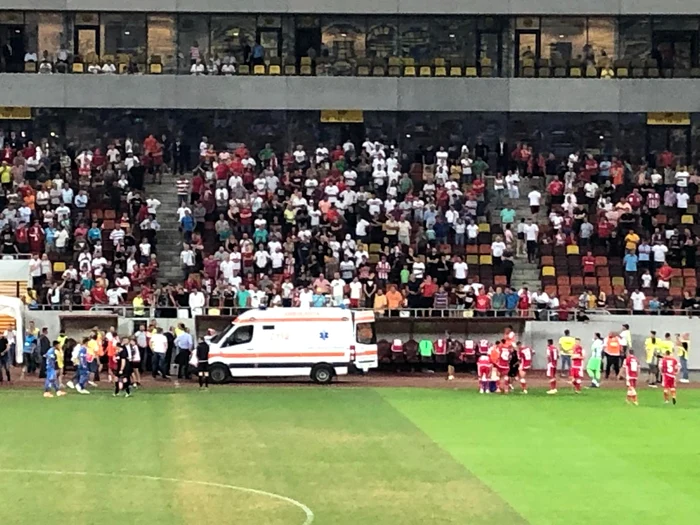 Eugen Neagoe, antrenorul lui Dinamo, a leșinat în timpul meciului cu CraiovaFoto: Click!