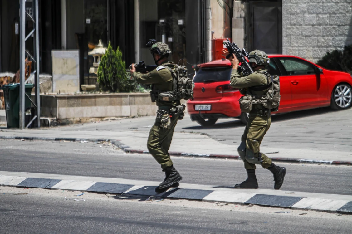 Soldați israelieni