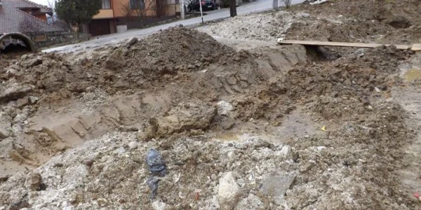alunecare de teren la orsova FOTO Corina Macavei 