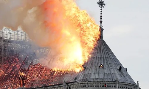 Procurorul Republicii Franceze, ipoteză inedită: «Cinci companii lucrau la renovarea Catedralei Notre Dame  Toți angajații sunt audiați» jpeg