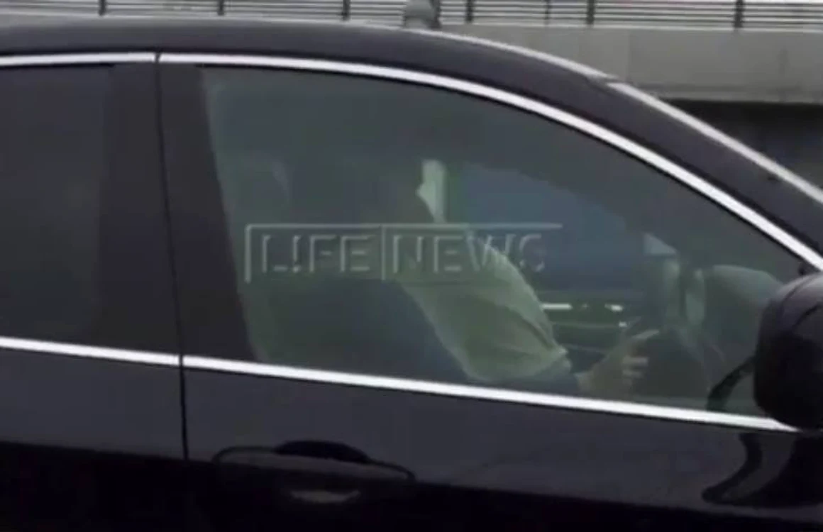 
    Un șofer din Rusia face sex în timp ce conduceFoto: Captură video  