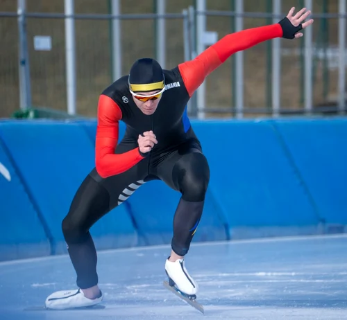 Eduard Nițu reprezntă cu mândrie România. Foto Arhivă personală
