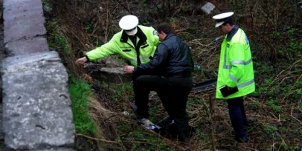 Poliţiştii continuă cercetările pentru a afla cauza exactă a producerii accidentului